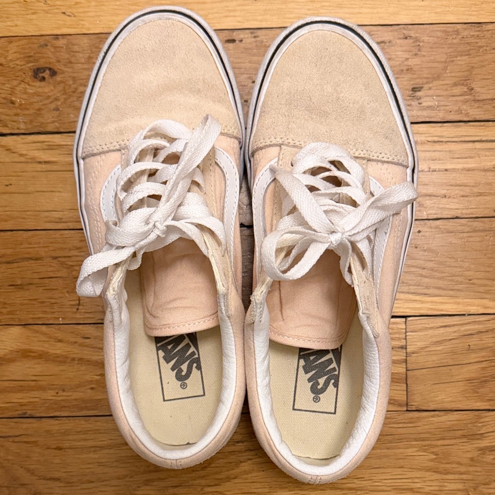 Vans Classic Old Skool Low Top Sneakers in Pale Peach